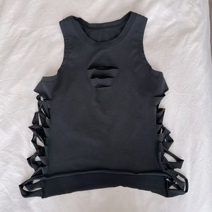 Alo Yoga Ripped Warrior top - Small